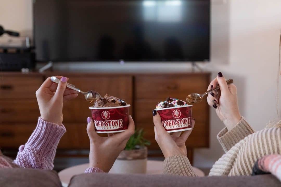 コールド・ストーン・クリーマリーのインスタグラム：「Whose girls night looks like this? 😍 . . . 📸: @taramichellephotography」