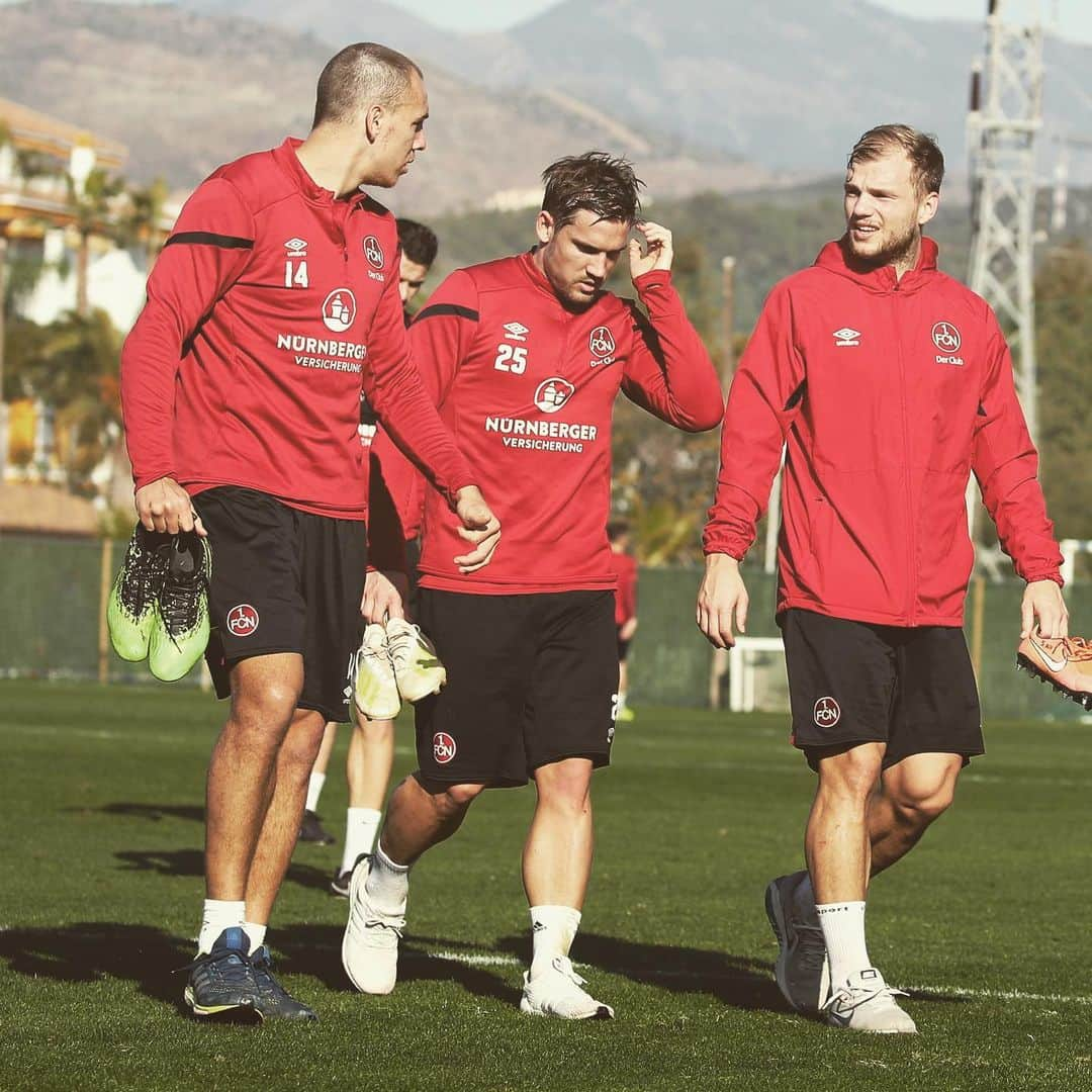 ヨハネス・ガイスのインスタグラム：「Trainingslager 😅😛🤪 #marbella」