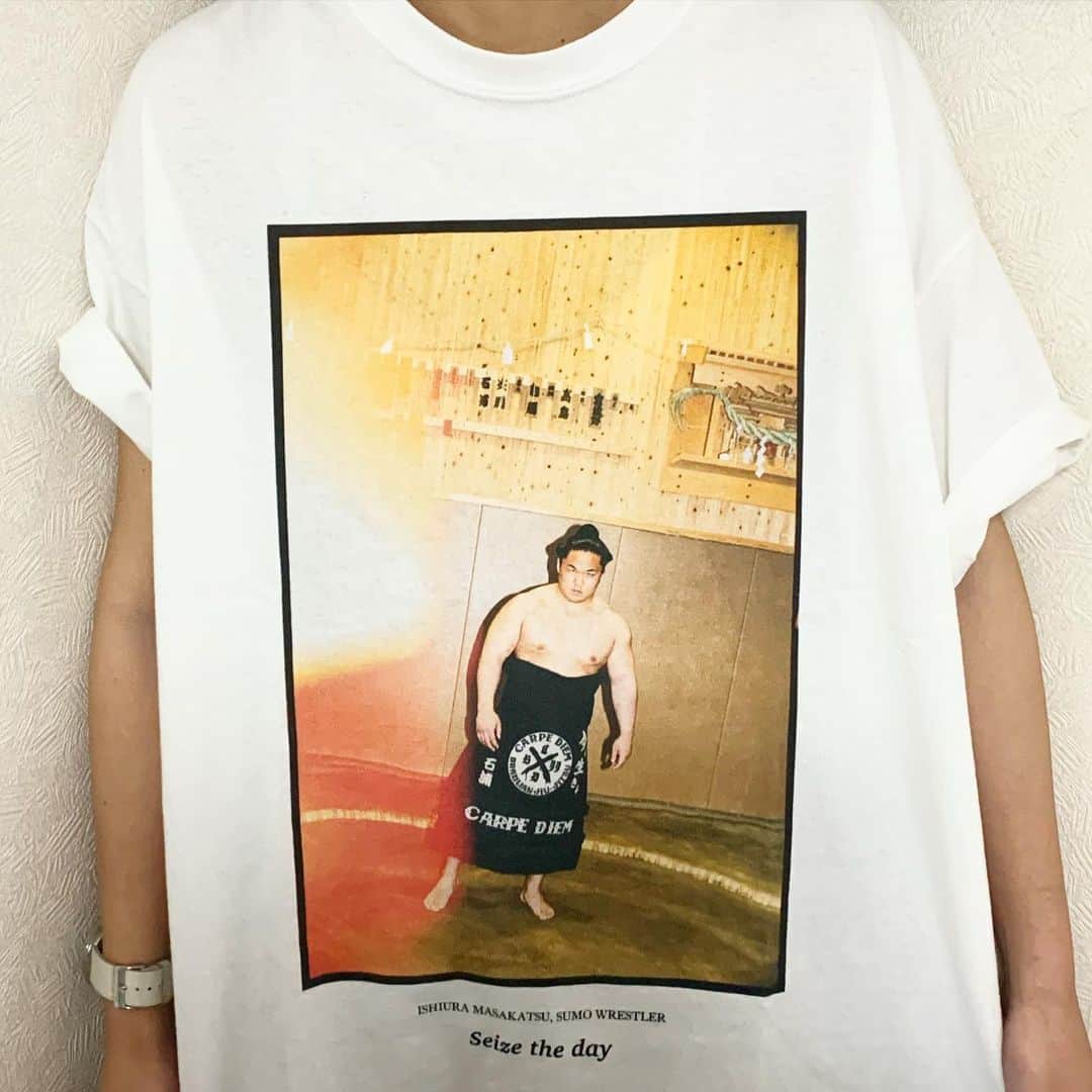 フクザワさんのインスタグラム写真 - (フクザワInstagram)「今までみた中で一番最高なTシャツめっちゃかっこいいめっちゃうれしい一張羅にしますありがとうございます！  #石浦将勝 #tシャツ #石浦関 #sumo #宮城野部屋 #相撲 #力士」1月17日 1時37分 - fuku_zawa