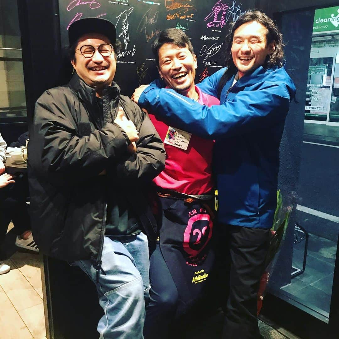 片岡洋介さんのインスタグラム写真 - (片岡洋介Instagram)「今日は大宮アルディージャで共にプレーした長谷川悠選手がお友達を連れてまる29に来てくれました！ 楽しいじかんでした。 ハセありがとう😊 また、いつでも食べにきてね！  まだ席の空いている日もあります。 皆さんのご来店をお待ちしています！ #まる29#大阪タレ焼肉#三軒茶屋#飲み放題#ご飯食べ放題#AthReebo#元Jリーガー#大宮アルディージャ#長谷川悠#ハセ」1月17日 1時38分 - katachan.34