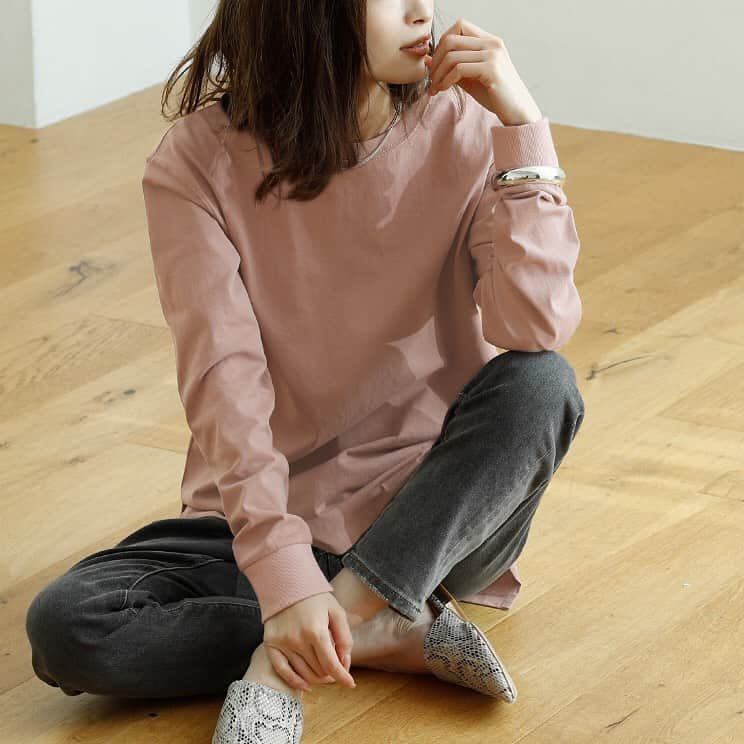 titivateさんのインスタグラム写真 - (titivateInstagram)「≪newitem≫ . #ベーシック長袖Tシャツ 【4color】￥2,690+tax (AVXN0566) 1枚目の画像をタップすると商品ページがご覧いただけます。 . . #titivate #ティティベイト #titivatejp #トップス #Tシャツ #カットソー #ベーシックアイテム #2020SS #ファッション #fashion #ootd #プチプラ #ファッション通販 #onlineshop . ▼titivate(ティティベイト)はこちら▼ @titivatejp ▼ur's(ユアーズ)はこちら▼ @urs_official ▼seadress(シードレス)はこちら▼ @seadress_official」1月17日 11時14分 - titivatejp