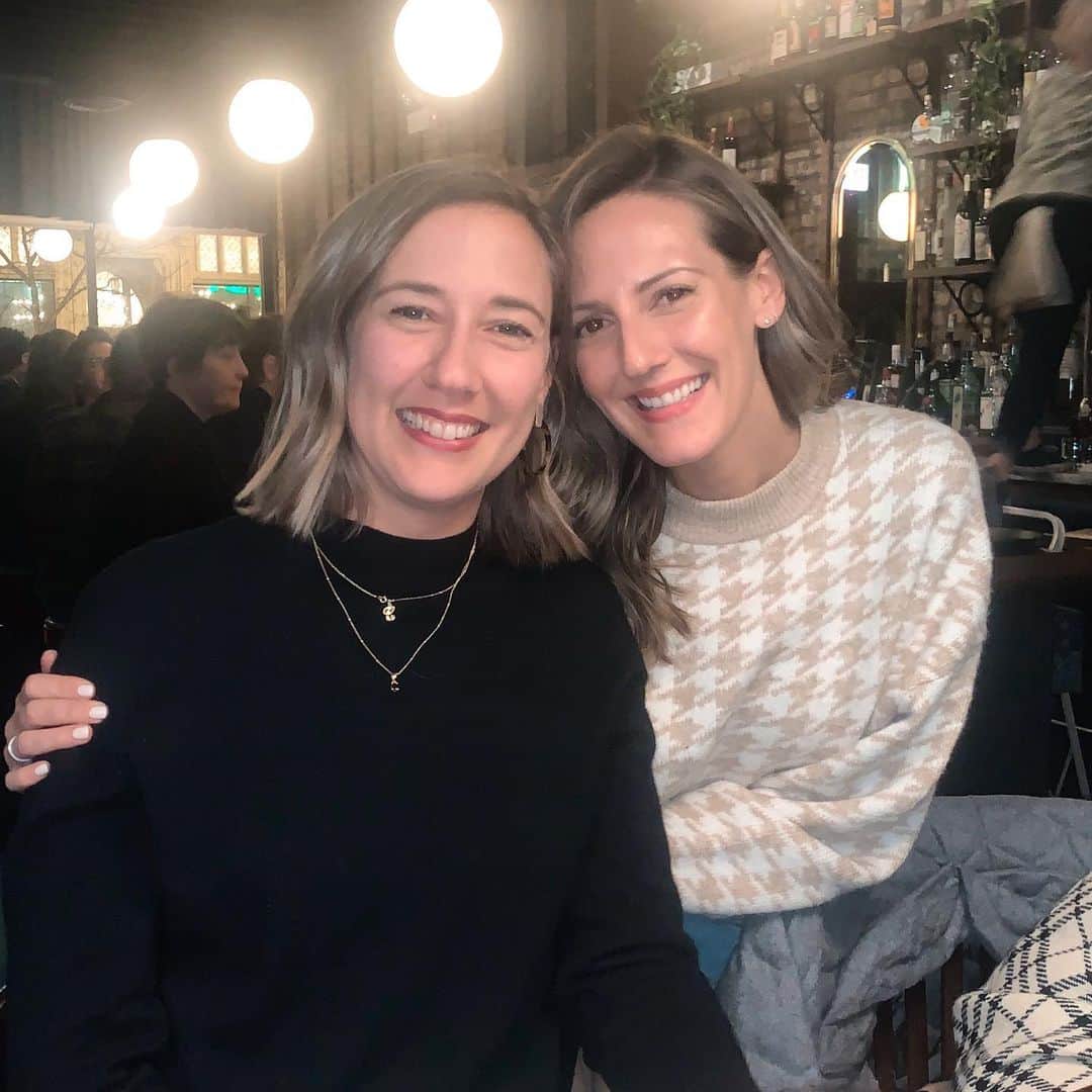 Anna Jane Wisniewskiさんのインスタグラム写真 - (Anna Jane WisniewskiInstagram)「Happy a birthday to my big sister, Emily! Thank you for being you and letting me tag along wherever you went (not always an easy thing to do when you’re five years apart.) And if there were Derkin sibling superlatives, you’d be voted “Most Well-Liked” HANDS DOWN.」1月17日 11時28分 - seeannajane