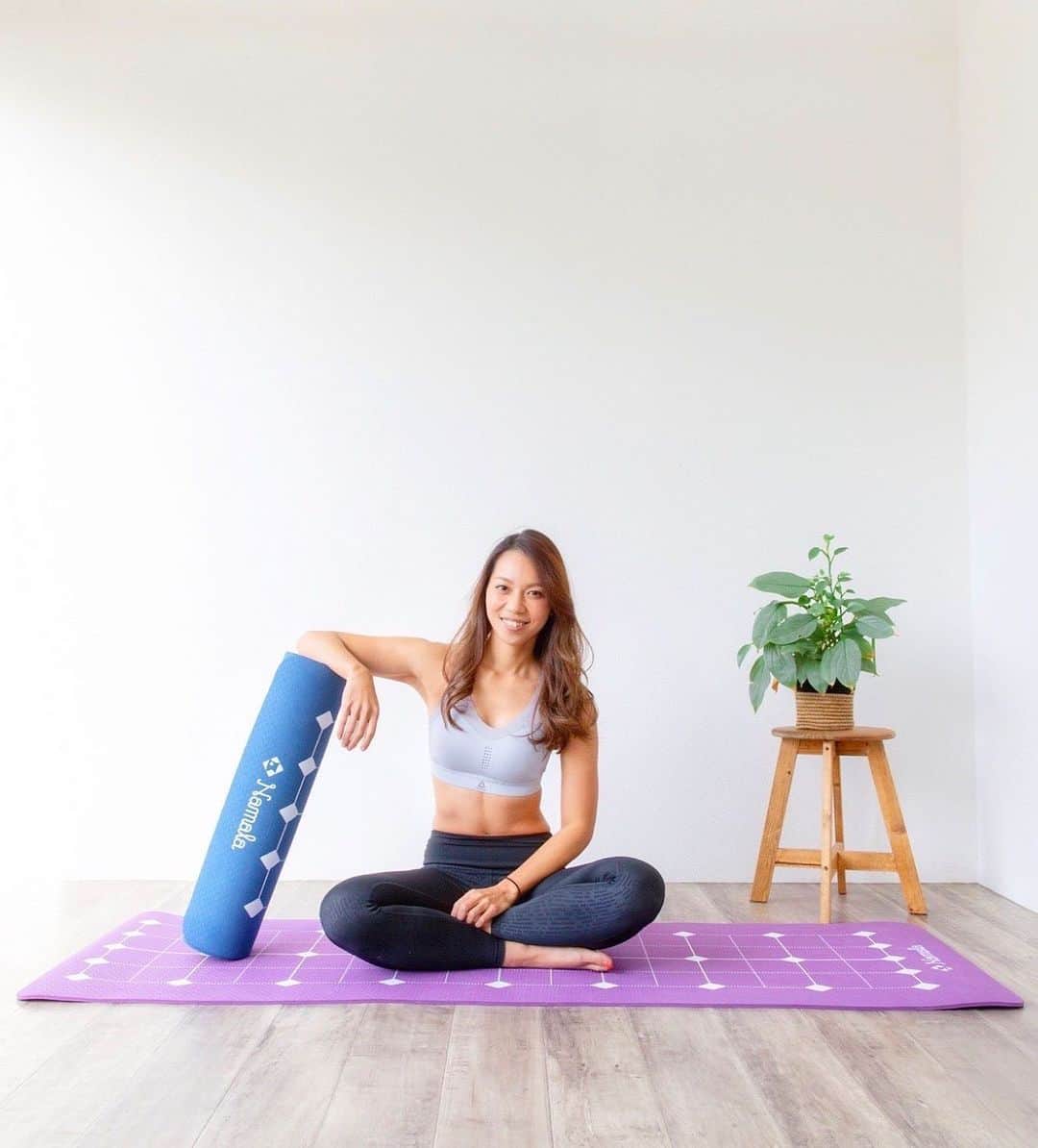 飯端美樹のインスタグラム：「Namalaのフォットネス用品の撮影🧘🏽 気軽に家トレできるグッズ、私も愛用させて貰ってます♡ @namalabancho  #fitnesslife」