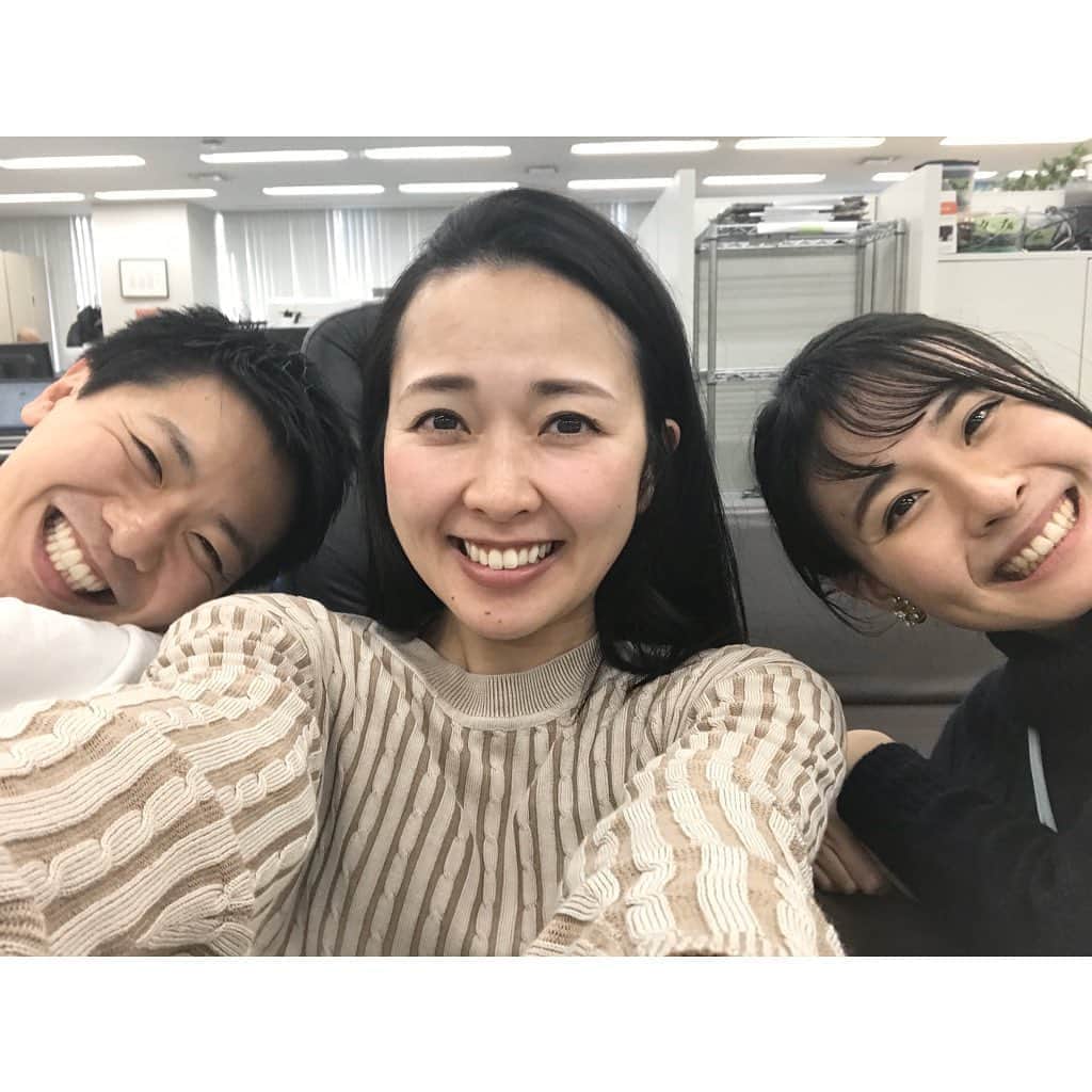 のインスタグラム：「🥳﻿ 平日は毎日会う﻿ いるのが当たり前な二人ですが﻿ ﻿ なんとなく写真が撮りたくなりました😉﻿ ﻿ ﻿ ﻿ #名古屋 #メーテレ #アナウンサー #ドデスカ #上坂嵩 #望木聡子 #徳重杏奈 #ootd #clane」