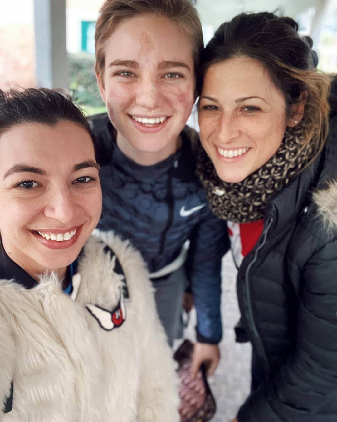 ベアトリーチェ・ヴィオのインスタグラム：「IDONEEE 🦾🎉 ancora non sappiamo come abbiamo fatto a superare il test dello psicologo... ma è fatta! Abbiamo superato le visite mediche per l’idoneità a #Tokyo2020 🤺✈️🇯🇵 . . . #Fly2Tokyo #RoadToTokyo #Paralympics #Paralimpiadi #ItaliaTeam」