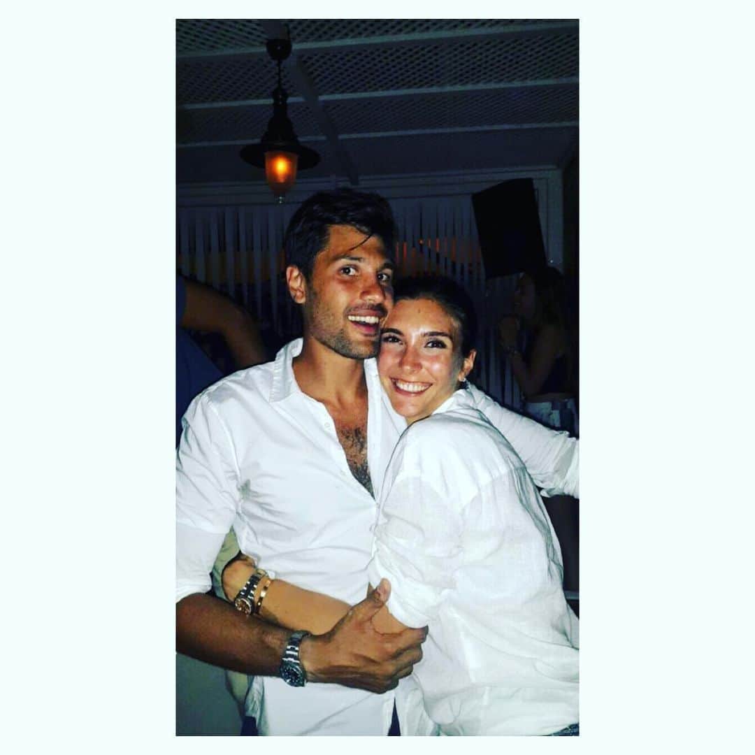 ナズ・アイデミルのインスタグラム：「🤍🧿 #tbt」