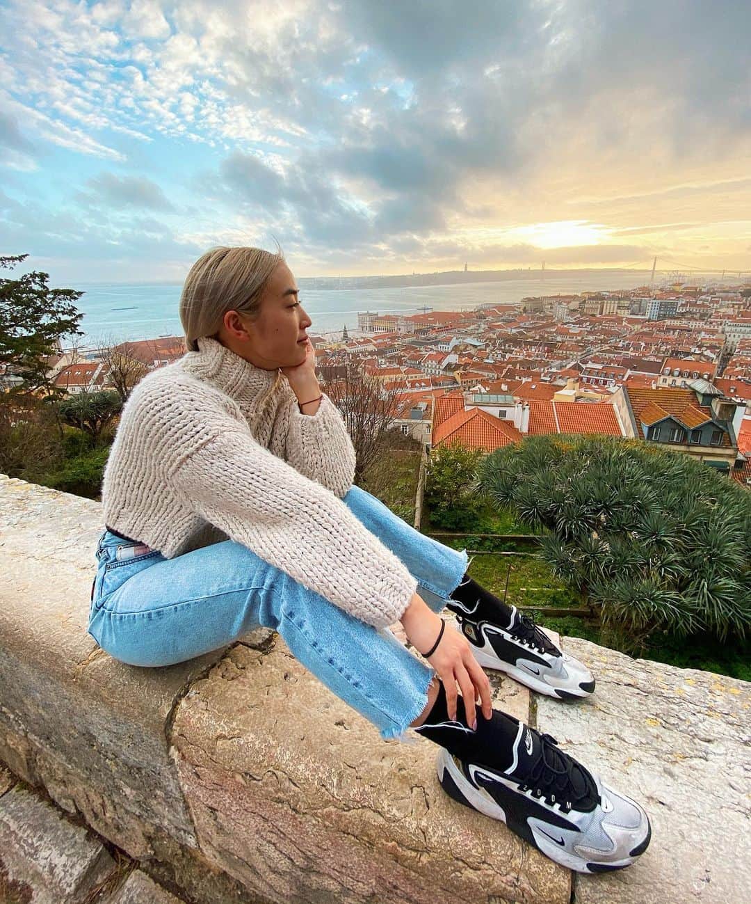 Ai Shimatsuさんのインスタグラム写真 - (Ai ShimatsuInstagram)「Lisbon... you are so beautiful and I can’t take my eyes off you. 🌞🧡 #lisbon #lisboa #portugal 📸 by @allaune chan」1月17日 5時20分 - aishimatsu