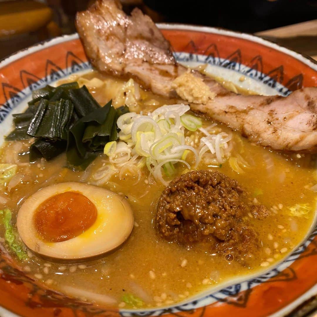 楽しんごさんのインスタグラム写真 - (楽しんごInstagram)「久しぶりの醤油ラーメン🍜 #本当美味しかった#醤油ラーメン #弟子屈ラーメン」1月17日 5時48分 - tanoshingo.official