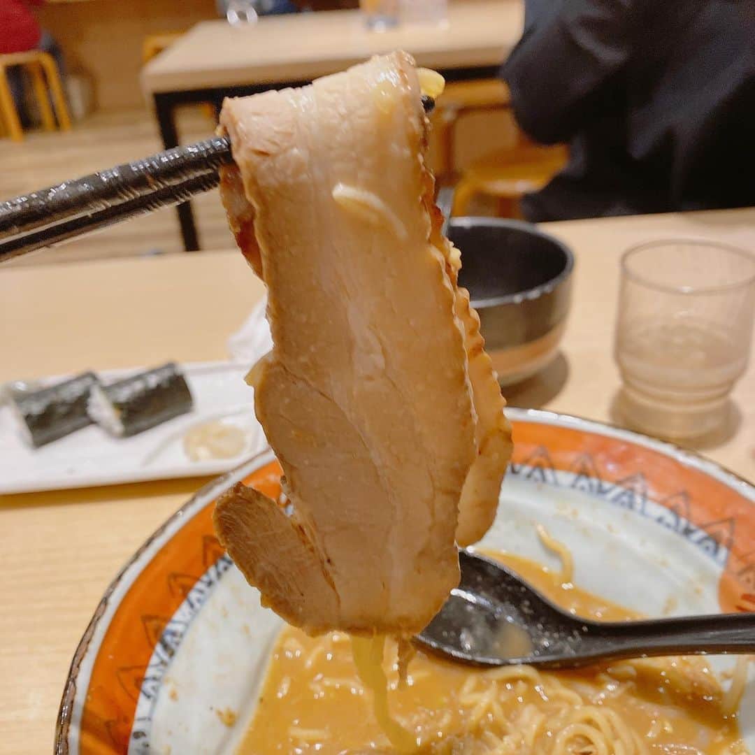 楽しんごさんのインスタグラム写真 - (楽しんごInstagram)「久しぶりの醤油ラーメン🍜 #本当美味しかった#醤油ラーメン #弟子屈ラーメン」1月17日 5時48分 - tanoshingo.official