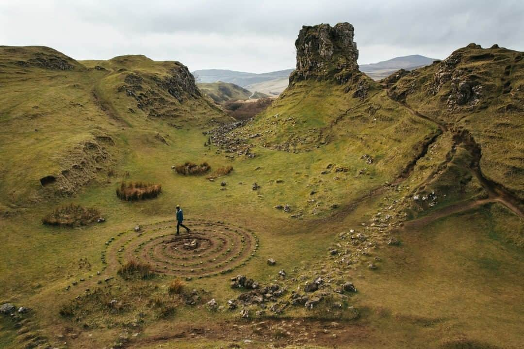 National Geographic Travelさんのインスタグラム写真 - (National Geographic TravelInstagram)「Photo by @MichaelGeorge | The Faerie Glen (Fairy Glen) is located in western Scotland on the Isle of Skye. It is a relatively small area with a lot of geological diversity. In the center of the glen, you will find a man-made labyrinth (seen here). The circle of stones is used for walking meditation or spiritual practice. There are variations on how to walk it. For instance, you can think of a problem as you walk and leave it in the center or think of all the bad things about yourself as you walk in and all the good things as you walk out. #faerieglen #isleofskye #scotland #labyrinth #meditation」1月17日 6時06分 - natgeotravel