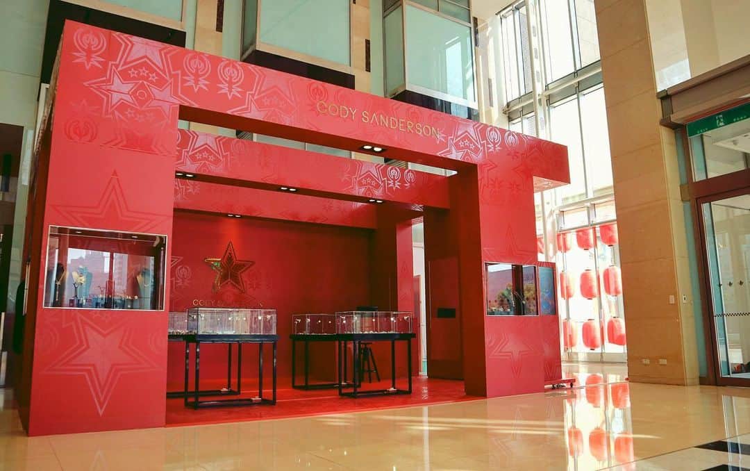 コディ サンダーソンのインスタグラム：「THERE SHE IS 🔥 Cody Sanderson Starry 2020 Chinese New Year jewelry & apparel exhibition POP UP store! 16th January - 1st March in 1F Hanshin Arena Shopping Plaza ⭐️ location: No. 777, bo’ai 2nd rd., Zuoying Dist., Kaohsiung city 813, Taiwan 🇹🇼 (R.O.C)」