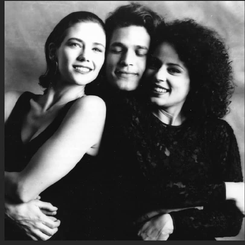 ステイシー・ハイダックさんのインスタグラム写真 - (ステイシー・ハイダックInstagram)「Throwback!!! “The Round Table.” A short but fun lived series I did for NBC back in the 90’s! Photo with Roxann Dawson and David Gail! Wow! Time sure fly’s!!! Have a great Thursday. L&L xoxo🥰❤️ #theroundtable #nbc #90s #roxanndawson #davidgail #Aaron spelling」1月17日 6時40分 - stacy_haiduk