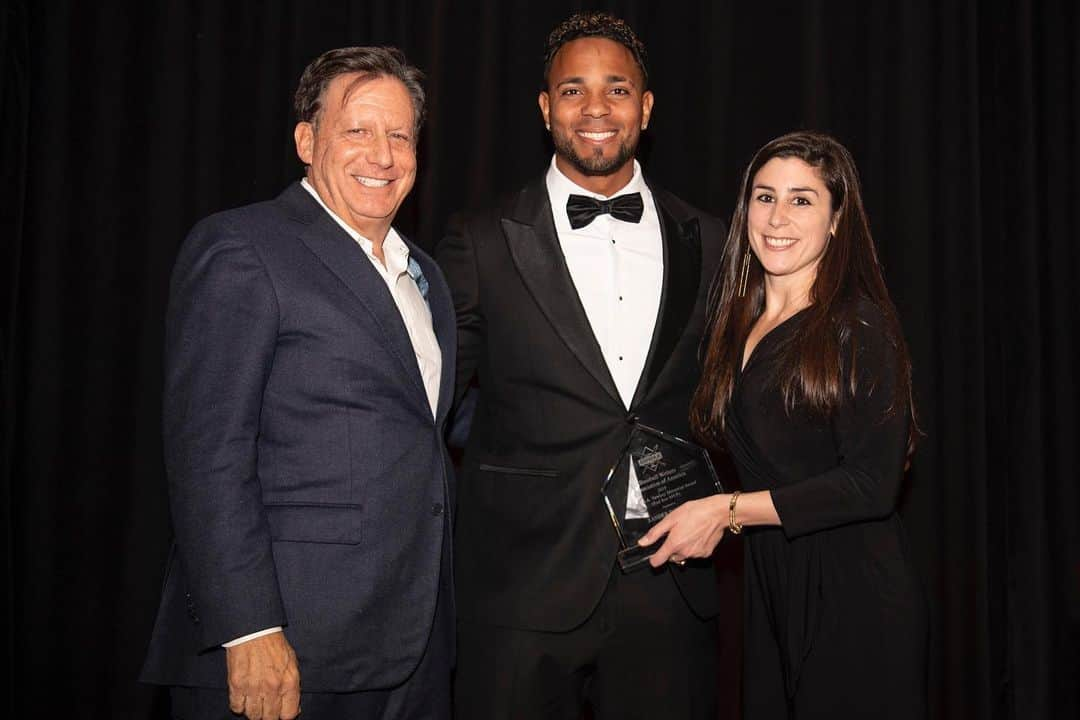 ボストン・レッドソックスさんのインスタグラム写真 - (ボストン・レッドソックスInstagram)「Dressed to impress & be honored at the Boston BBWAA Awards Dinner! 👏」1月17日 12時43分 - redsox