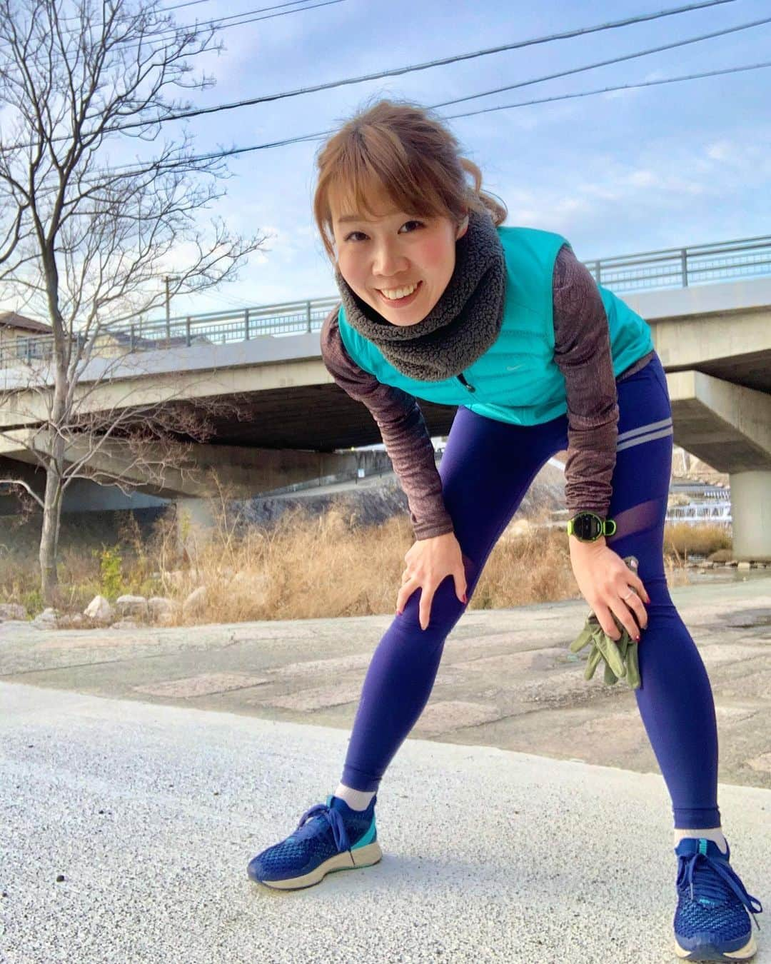 中橋舞さんのインスタグラム写真 - (中橋舞Instagram)「.﻿ ------------------﻿ run👟7.32km﻿ 神戸ランの定番﻿ 住吉川を気持ちよく﻿ ------------------﻿ ﻿ ﻿ 1.17﻿ 今日がなんの日か知っていますか？﻿ とストーリーズに書いて問いかけてみたら﻿ ﻿ 阪神淡路大震災とは﻿ 別の答えが返ってもきました。﻿ (もちろん◯◯の日があるからね)﻿ 年を重ねると共に神戸の人でないと﻿ 薄れてしまう記憶になっているのかな﻿ ﻿ 今日であの日から25年﻿ 神戸人の私には忘れられない﻿ 忘れてはならない日です。﻿ ﻿ ﻿ 小学生だったあの日﻿ あの日から何度も歌った﻿ " #幸せ運べるように "﻿ ﻿ ▶︎地震にも負けない﻿ 強い心を持って﻿ 亡くなった方々の分も﻿ 毎日を大切に生きていこう◀︎﻿ ﻿ この言葉は自分が大人になっても﻿ 変わらない気持ち﻿ ﻿ ﻿ 神戸のいつものコースを﻿ 走りながら﻿ 思うこと﻿ 大きな地震があった他県でも﻿ 生まれ変わった神戸のように﻿ 1日でも早く平穏な生活ができますように﻿ #復興に向けて手を繋ごう ﻿ ﻿ ﻿ 復興に繋がることではないけれど﻿ 地震や災害のあった場所の﻿ 名産や産地の食べ物などを 私は必ず週に一度手に取って☺️﻿ 食べたり、使ったり。﻿ 想うことも大切なこと。﻿ #大きなことはできません  #今自分にできること﻿ ﻿ #ランニング #ラン #running #run #runner﻿ #まいrun #走ることが好き #神戸ラン」1月17日 8時38分 - mai_nakahashi