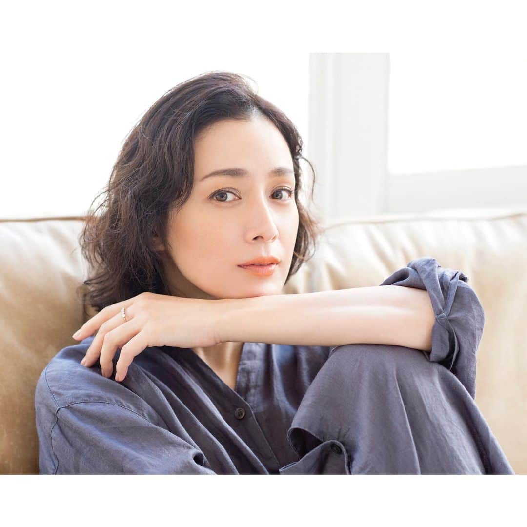 竹中友紀子のインスタグラム：「#作品撮影  先日ご紹介した今年の事務所アルバム掲載作品 #撮影 ... #玉置順子 さん @junko_tamaki  #ヘアメイク ... #sai さん #モデル ... #竹中友紀子」