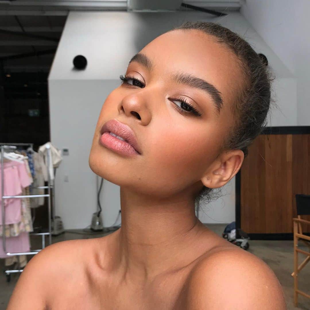 Ania Milczarczykのインスタグラム：「Feeling grateful for this work year kicking off with such a bang. Been back at it since the 3rd of January and with some of my favourite people. Thanking my lucky stars for the friends I meet along the way at ‘work’ // Pictured @shimmamarie from my @zuluandzephyr shoot, I’ve always wanted to paint this face and it was everything I’d dreamt of and more 💫」