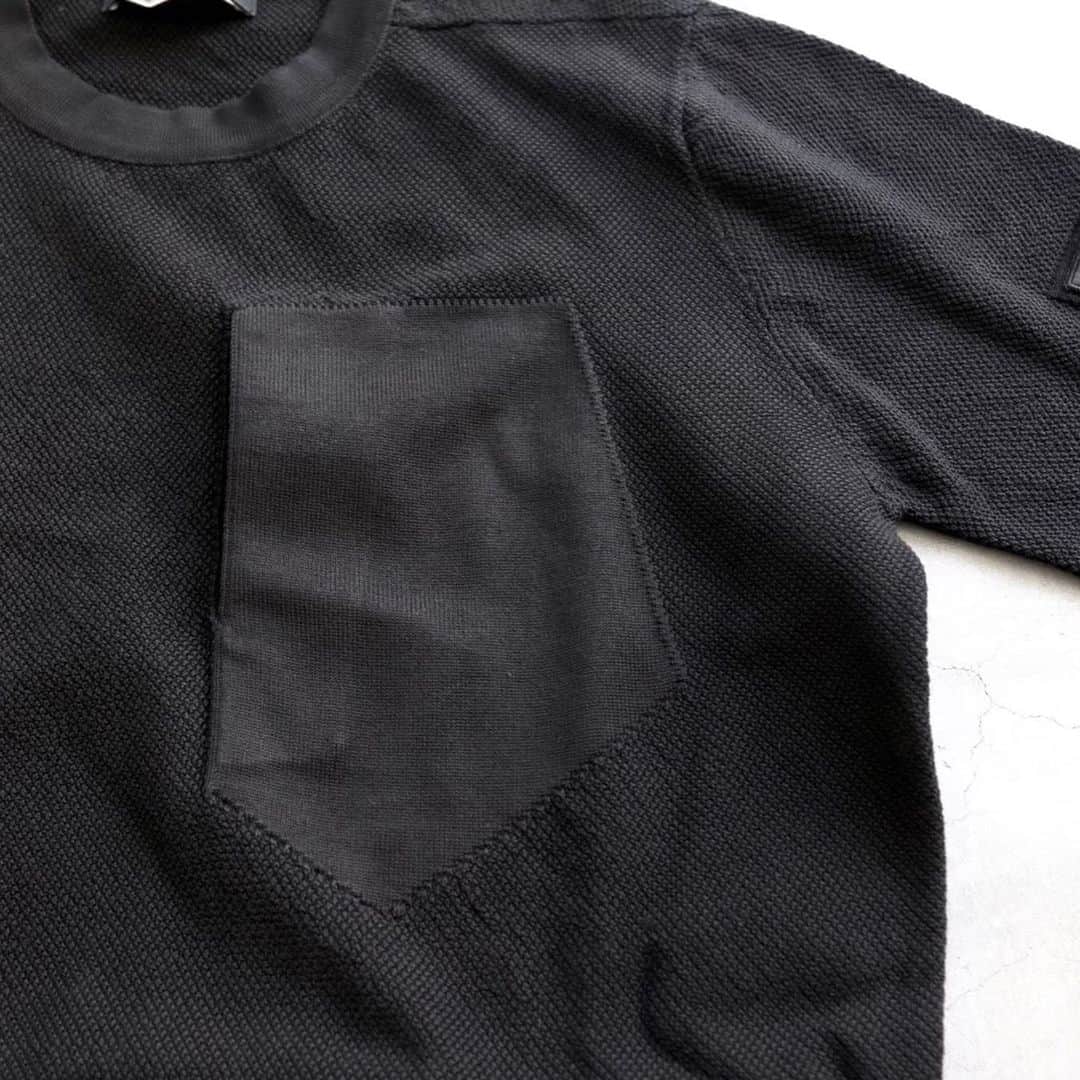 wonder_mountain_irieさんのインスタグラム写真 - (wonder_mountain_irieInstagram)「_ STONE ISLAND SHADOW PROJECT -ストーンアイランドシャドウプロジェクト- "CREWNECK WITH CATCH POCKET" ￥66,000- _ 〈online store / @digital_mountain〉 https://www.digital-mountain.net/shopdetail/000000010492/ _ 【オンラインストア#DigitalMountain へのご注文】 *24時間受付 *15時までのご注文で即日発送 *1万円以上ご購入で送料無料 tel：084-973-8204 _ We can send your order overseas. Accepted payment method is by PayPal or credit card only. (AMEX is not accepted)  Ordering procedure details can be found here. >>http://www.digital-mountain.net/html/page56.html _ #STONEISLANDSHADOWPROJECT #STONEISLAND #SHADOWPROJECT #ストーンアイランドシャドウプロジェクト #ストーンアイランド #シャドウプロジェクト _ 本店：#WonderMountain  blog>> http://wm.digital-mountain.info _ 〒720-0044  広島県福山市笠岡町4-18  JR 「#福山駅」より徒歩10分 (12:00 - 19:00 水曜、木曜定休) #ワンダーマウンテン #japan #hiroshima #福山 #福山市 #尾道 #倉敷 #鞆の浦 近く _ 系列店：@hacbywondermountain _」1月17日 9時31分 - wonder_mountain_