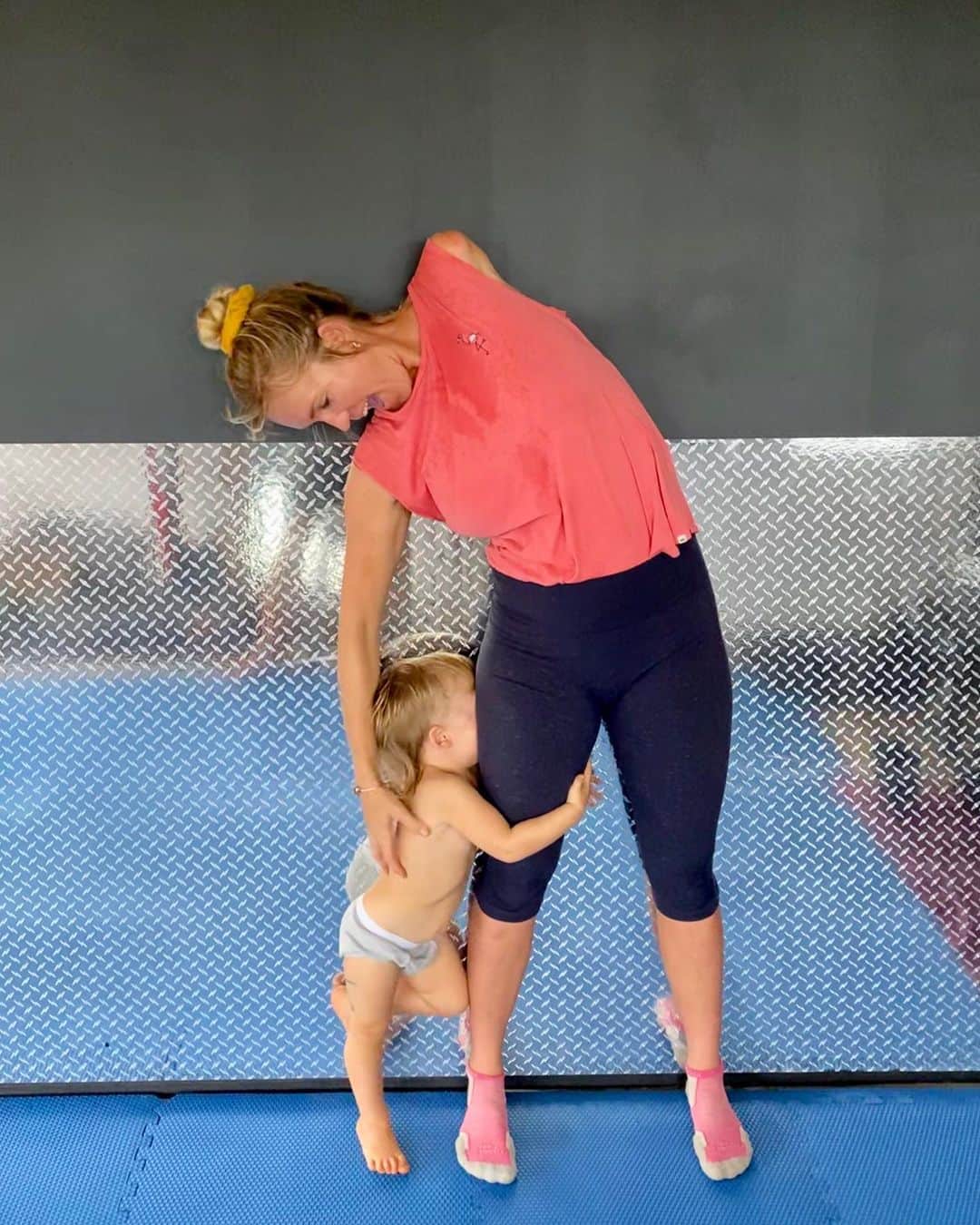 Bethany Hamiltonのインスタグラム：「Mom life! Motherhood is a big part of my story shared in my new documentary @unstoppablethefilm, which is out online now in the US comes out internationally this year!!! Thank you all for your support!!!」