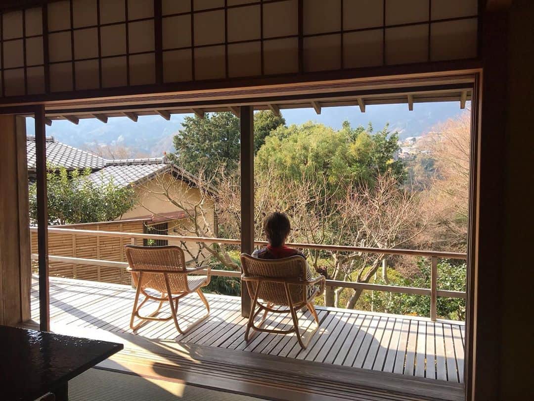 小泉里子さんのインスタグラム写真 - (小泉里子Instagram)「小正月は温泉宿へ。 静かで気持ちのいい朝でした。」1月17日 9時55分 - satokokoizum1