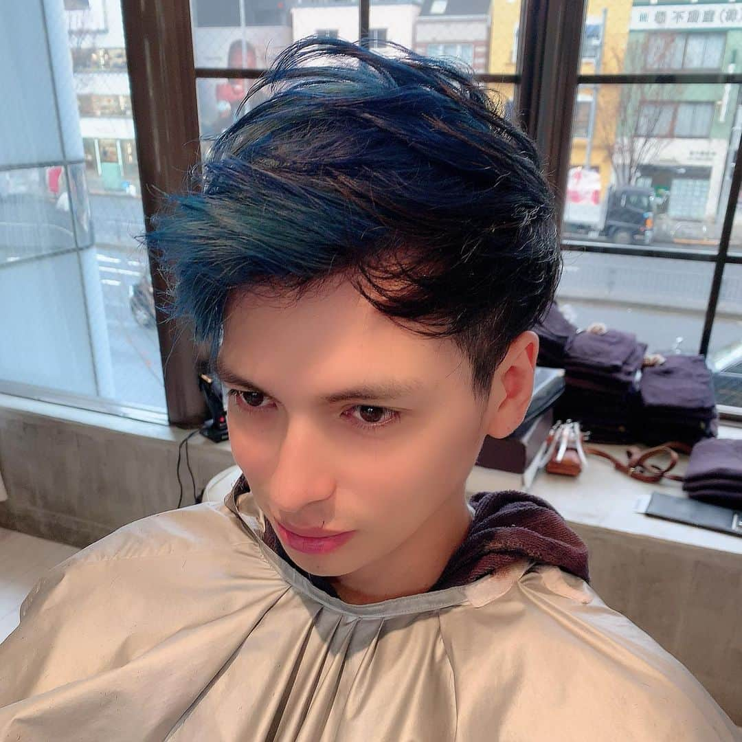 川崎希さんのインスタグラム写真 - (川崎希Instagram)「🦕🐟🐬🐳🐋🦈 @alexanderfriends  #bluehair #newhaircolor」1月17日 10時33分 - kawasakinozomi