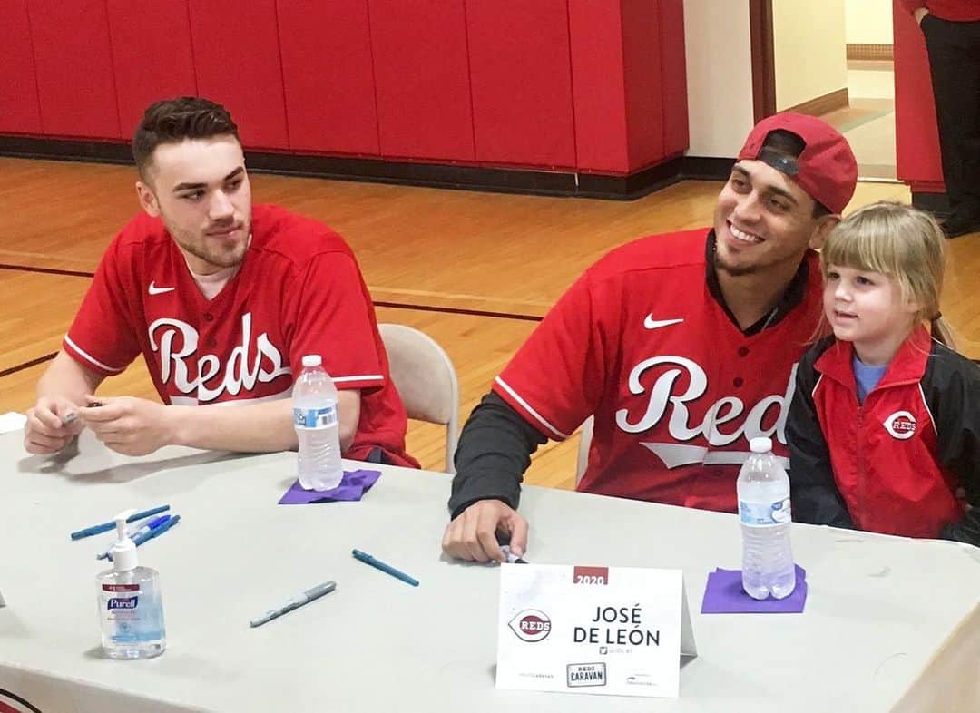 ホセ・デレオンさんのインスタグラム写真 - (ホセ・デレオンInstagram)「Reds Caravan 2020 — Day 1! 👋😄 @reds」1月17日 10時33分 - jdl__87