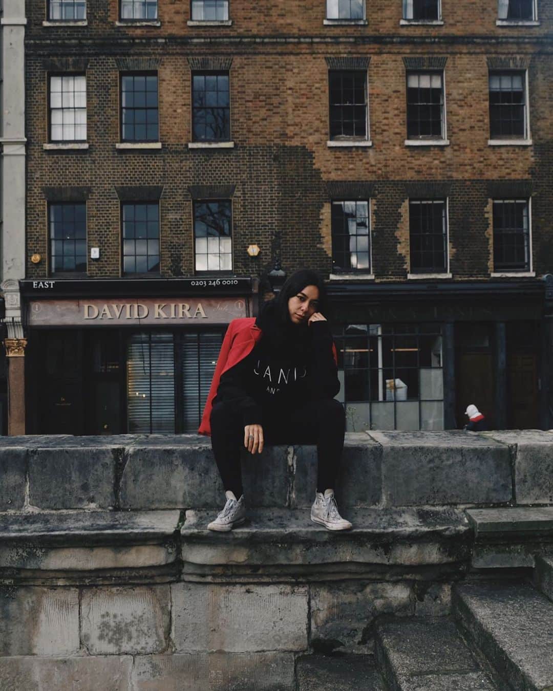MiChiさんのインスタグラム写真 - (MiChiInstagram)「Finally learned to love the UK after 34 yrs lol❤️ 📷// @augustop  Wearing @janis_ist 🤟🔥 #home#london#uk#shoreditch#eastlondon#janis#homeiswheretheheartis」1月17日 10時41分 - michimadness