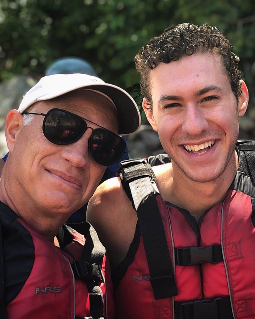 ジェイソン・ブラウンのインスタグラム：「To the greatest man I know... HAPPY BIRTHDAY DAD! 今日は僕のお父さんの誕生日です！❤️🎉」