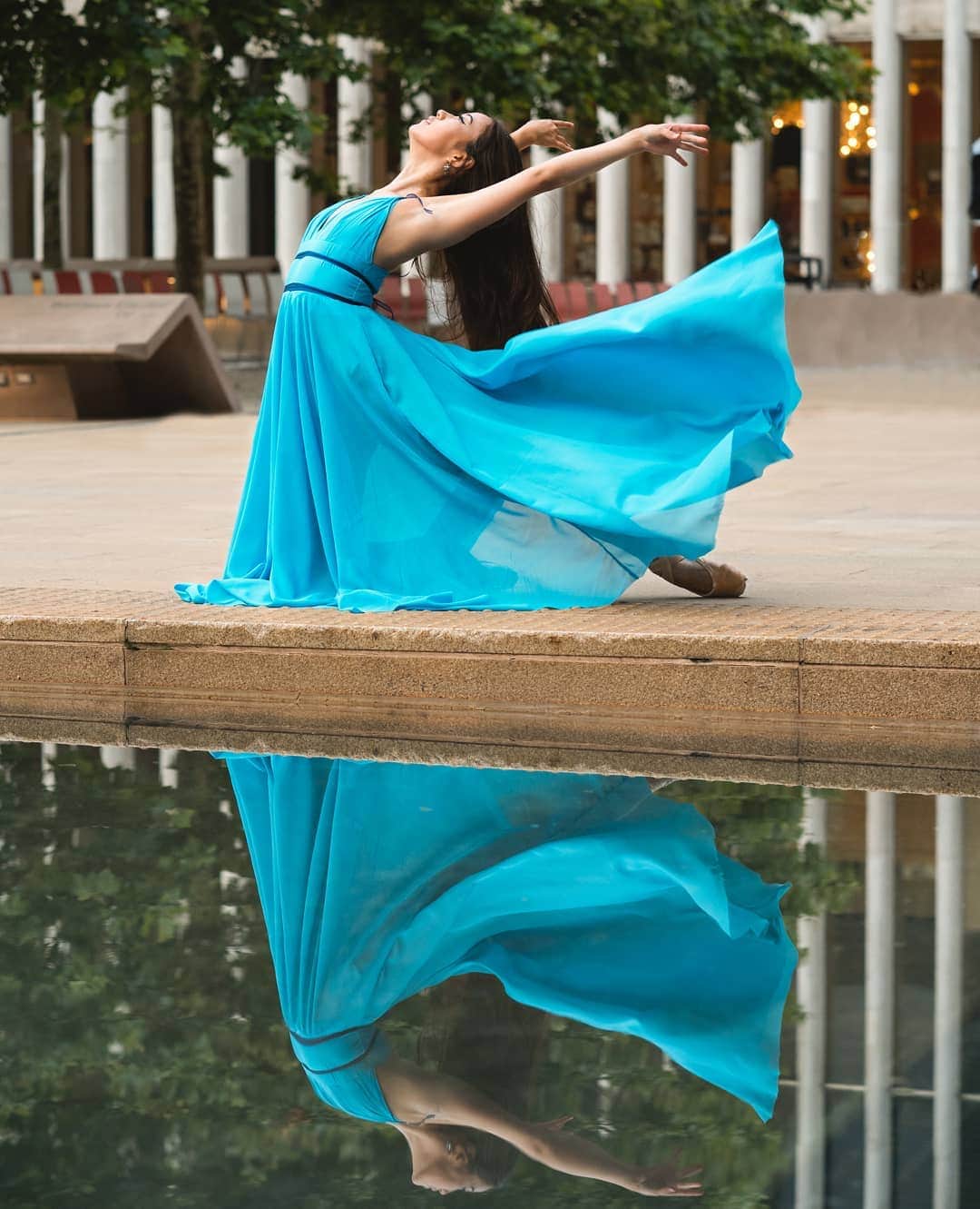 Lily Saito (齊藤莉理)のインスタグラム：「After all the ups and downs of this week, we are all still standing. #TimeToReflect 💙 |📸 @lekstudios | |👗 @meredithcgill | |💄 @karats.bychloe | Picture published in @pictonmag」