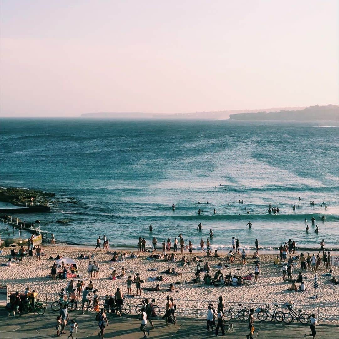 ブロンテ・キャンベルさんのインスタグラム写真 - (ブロンテ・キャンベルInstagram)「When people ask if I’m still enjoying Sydney I just show them this 😍 🌊 🏖」2月1日 6時04分 - bronte_campbell