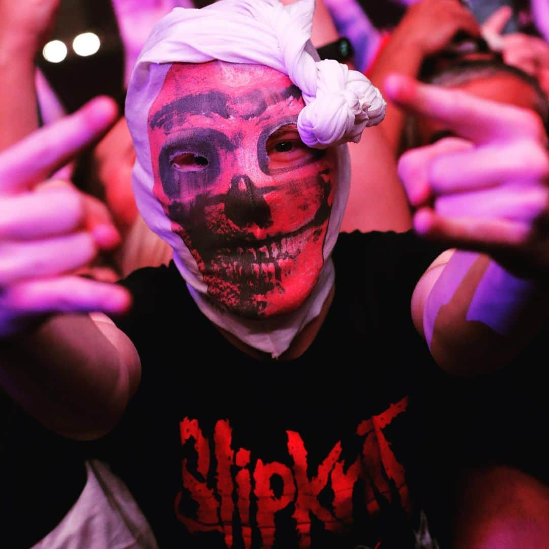 Slipknotさんのインスタグラム写真 - (SlipknotInstagram)「Get 15% off select merch items for 72 hours only at slipknotmerch.com. Link in story.」2月1日 6時14分 - slipknot