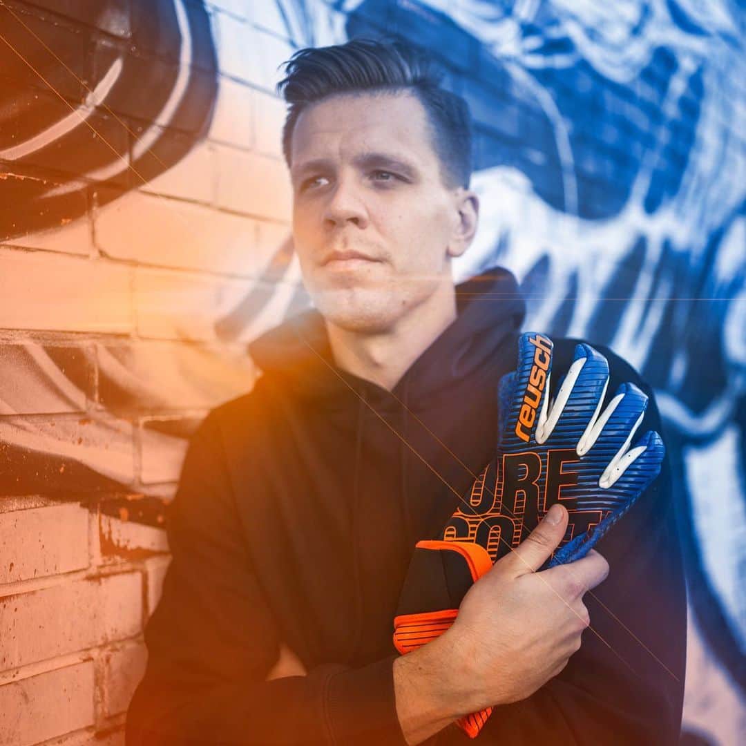 ヴォイチェフ・シュチェスニーのインスタグラム：「New @reuschgoalkeeping Pure Contact is out now!🔥#reusch #BeTheOne」