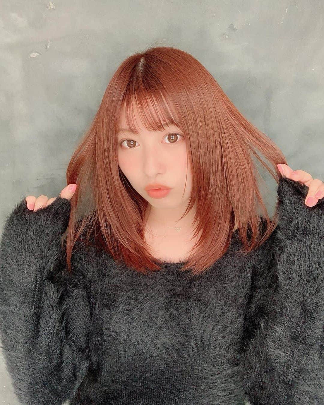 成瀬心美さんのインスタグラム写真 - (成瀬心美Instagram)「☺️ . . new color✨ . . 渋谷の美容室 私をずっと担当してくださっている RISEL xoxoの KAZUさん！ @risel_kazu . . ストーリーに載せた通り どうなっちゃうのー！？ なカラーでしたが 洗い流してびっくり めっっっっっちゃかわいい色！！ . . 凄く好みすぎて 鏡見てニヤニヤしてます！！ . さすがカリスメ！！！ . . カットもカラーもエクステも 毎回本当に魔法かけてくれます！ . . みなさんもぜひ カリスメに魔法かけてもらいに 行ってね！！！ . . #new #haircolor #risel #shibuya」1月31日 22時09分 - coco3ndazo