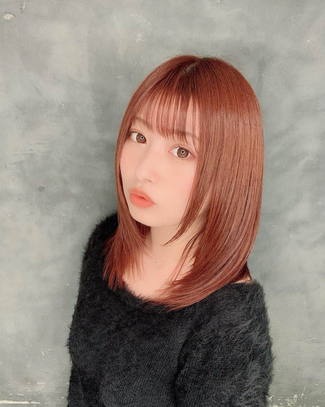 成瀬心美さんのインスタグラム写真 - (成瀬心美Instagram)「☺️ . . new color✨ . . 渋谷の美容室 私をずっと担当してくださっている RISEL xoxoの KAZUさん！ @risel_kazu . . ストーリーに載せた通り どうなっちゃうのー！？ なカラーでしたが 洗い流してびっくり めっっっっっちゃかわいい色！！ . . 凄く好みすぎて 鏡見てニヤニヤしてます！！ . さすがカリスメ！！！ . . カットもカラーもエクステも 毎回本当に魔法かけてくれます！ . . みなさんもぜひ カリスメに魔法かけてもらいに 行ってね！！！ . . #new #haircolor #risel #shibuya」1月31日 22時09分 - coco3ndazo