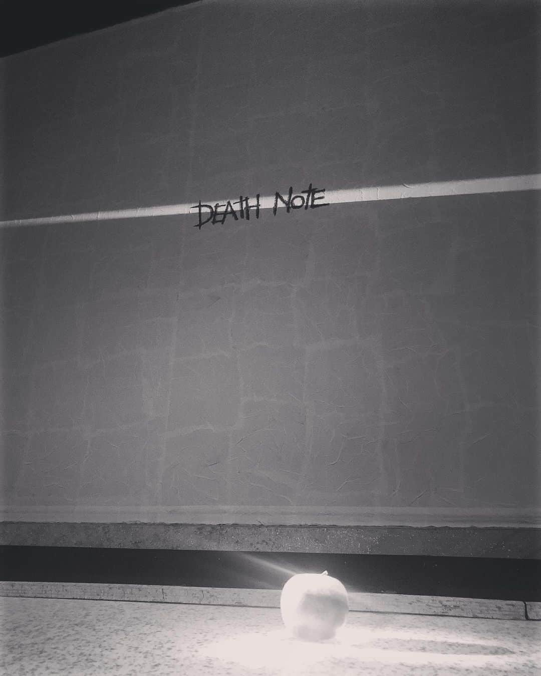 道江幸子さんのインスタグラム写真 - (道江幸子Instagram)「DEATH NOTE 🖤ミュージカル﻿ ステージにりんごが…☺️﻿ ﻿ 凄かったし、おもしろくてあっという間だった✨﻿ ﻿ ﻿ ﻿ ﻿ #デスノート #デスノートミュージカル #deathnote」1月31日 22時24分 - sachiko_michie