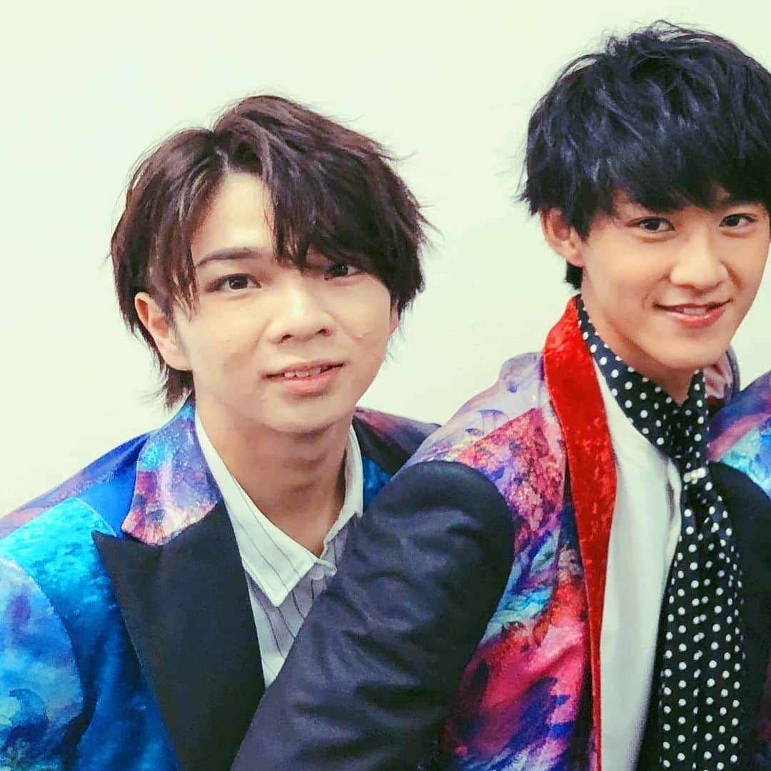 M-ON! MUSIC｜エムオンミュージックのインスタグラム：「﻿﻿ ／﻿﻿﻿ M!LK﻿﻿ 7⼈7⾊〜Winding Road〜﻿ ＼﻿﻿﻿ ﻿ ﻿﻿ 今日の #ERA が今まで観てきたなかで﻿ いちばん沁みました。﻿ ﻿ み！るきーずと、﻿ そして仲間と共に築いてきた﻿ 一瞬一瞬を糧に﻿ それぞれの道を歩む、7人。﻿ ﻿ 良き友人、良きライバルとして……﻿ #板垣瑞生﻿ #宮世琉弥﻿ #佐野勇斗﻿ #塩﨑太智﻿ #吉田仁人﻿ #曽野舜太﻿ #山中柔太朗﻿﻿ それぞれの個性をより高め合いながら﻿ 最高の“表現者”になってほしいですね。﻿ ﻿ キラキラした青春を今まで﻿ 見せてくれてありがとう。﻿ ﻿ 最高の笑顔で再会できるように﻿ 信じた道を突き進め!![ジャガー]﻿﻿ ﻿﻿ #板垣瑞生(@itagakimizuki1025_milk)﻿﻿﻿﻿ #宮世琉弥(@ryubi_miyase_milk)﻿﻿﻿﻿ #佐野勇斗(@sanohayato_milk)﻿﻿﻿﻿ #塩﨑太智(@shiozakidaichi0911_milk)﻿﻿﻿﻿ #吉田仁人(@jinto_yoshida_1215_milk) #山中柔太朗﻿﻿(@jyutaro_milk ) #曽野舜太(@sonoshunta_milk ) #MILK(@milk_official_2014 ) #ミルク #EBiDAN﻿﻿」