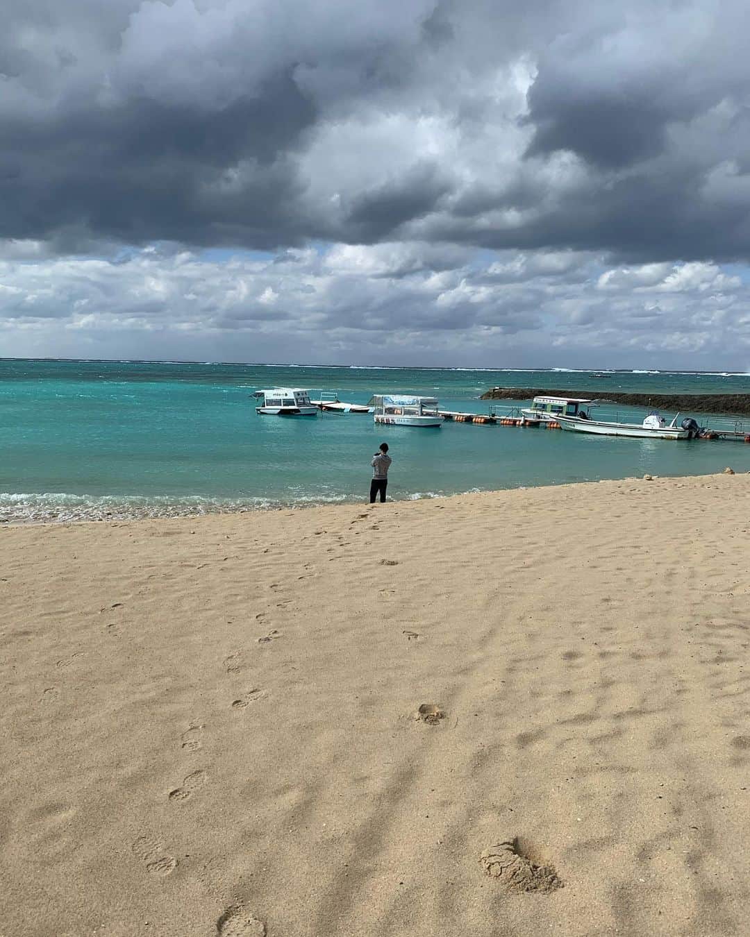 馬場皐輔さんのインスタグラム写真 - (馬場皐輔Instagram)「沖縄の海😎 あそこにいるのは〜😙」1月31日 22時32分 - baaaaaaba1515