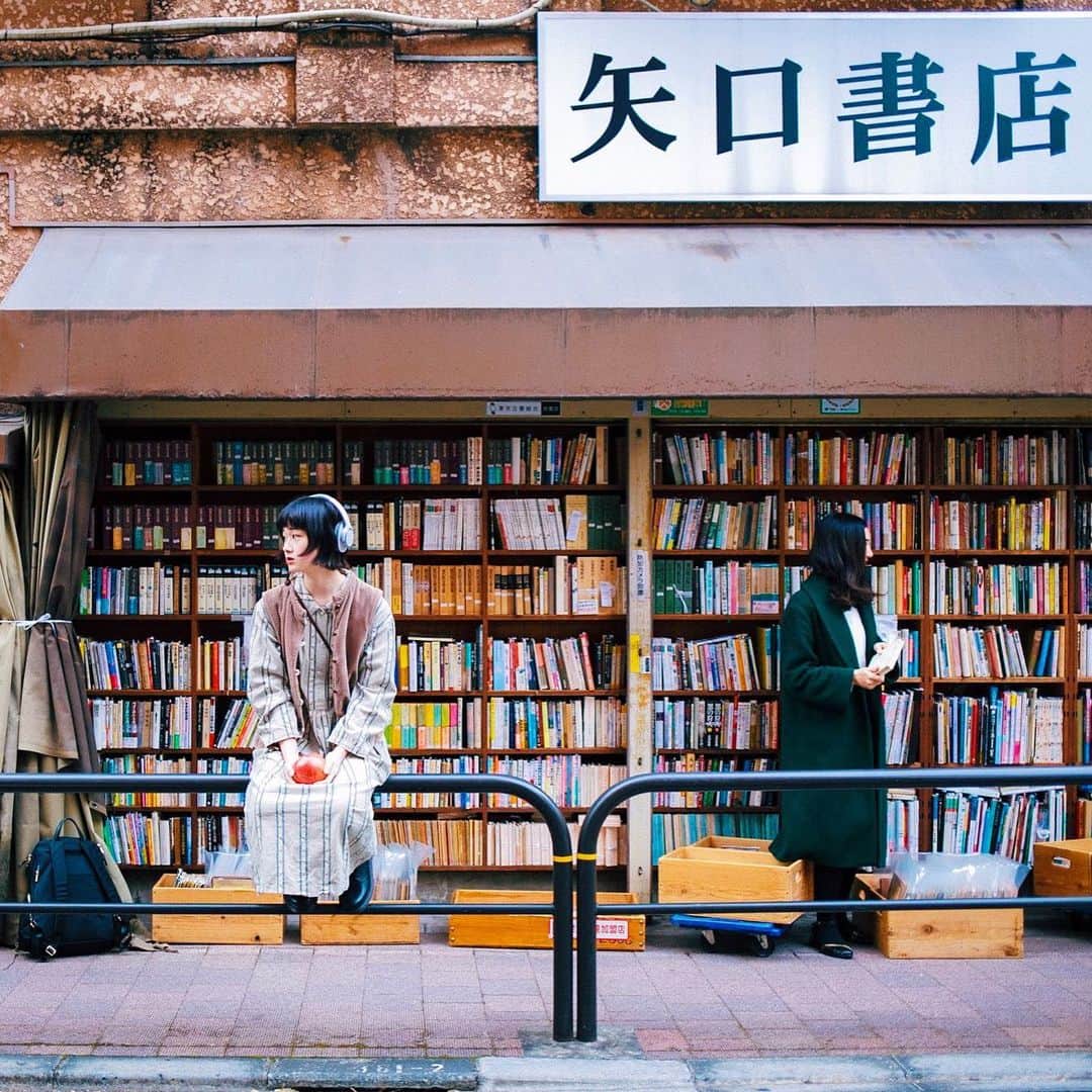 hiderin777のインスタグラム：「🍎 . . . 知らない街を歩くのって 楽しい📚 . . . . model : @maru_nouchi . shot by 日出木りんご　@ringostar.desu . .」