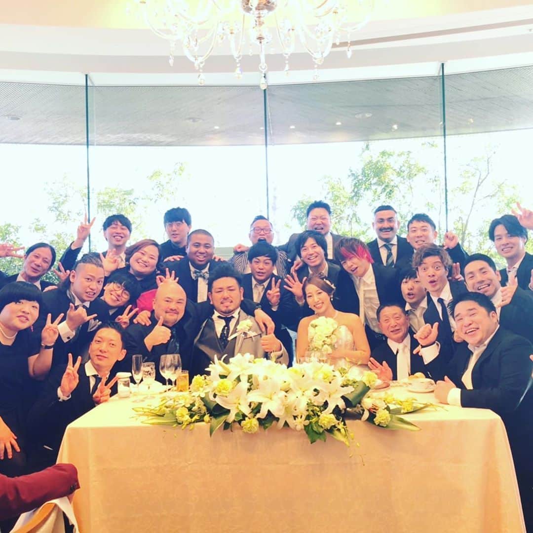 おかずクラブのインスタグラム：「ゆいPです！  今日は同期の鬼越トマホーク金ちゃんの結婚式でした！！！ 坂井さんの金ちゃんへの愛の篭ったスピーチは爆笑の連続、そして涙を誘いました。。 本当に最高のスピーチ！  東京NSC15期生で良かったと、金ちゃん祝えて良かったなと思いましたよ。  これからは金ちゃん夫婦、そして坂井さんの3人四脚で頑張って欲しいです。  辞めてしまった同期とも会えて最高の一日でした＼(^o^)／」