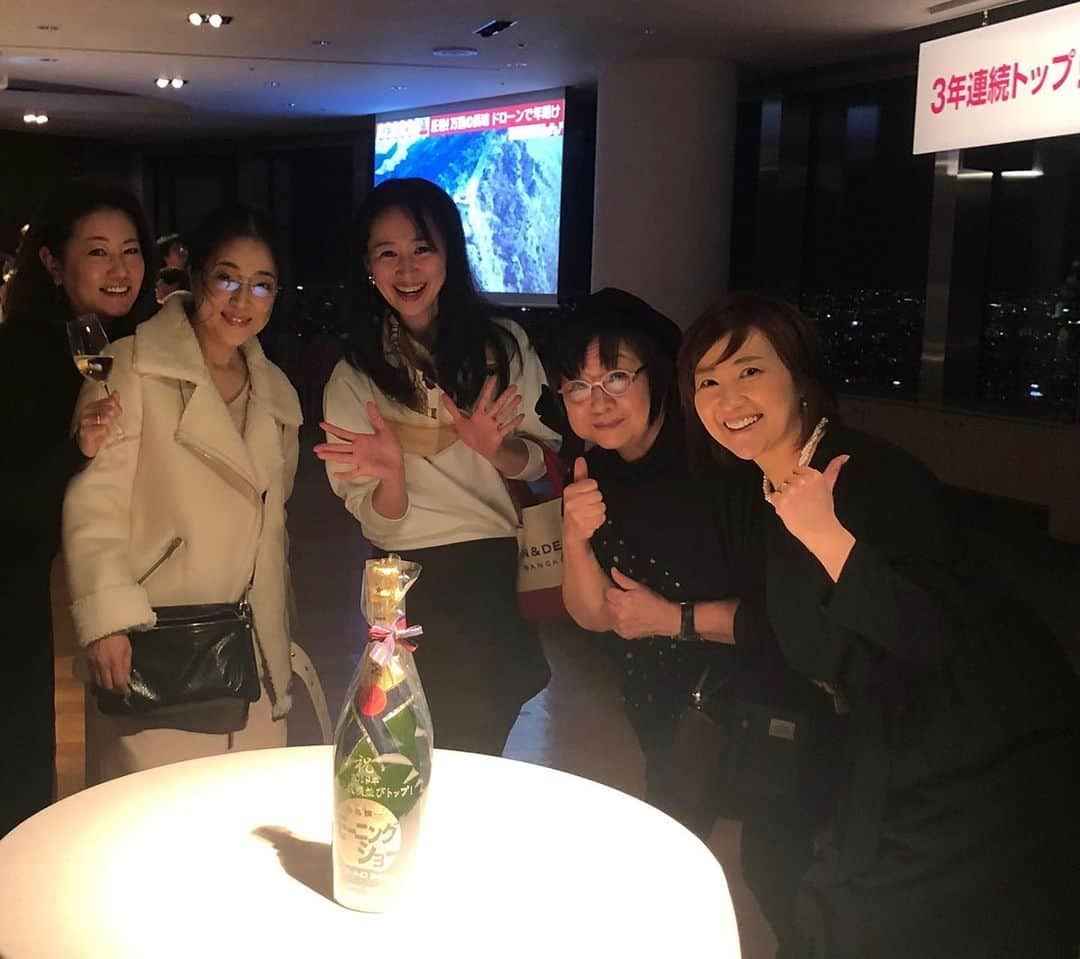 岡安弥生さんのインスタグラム写真 - (岡安弥生Instagram)「モーニングショー新年会✨今年も、みんなで頑張りますっ！#羽鳥慎一モーニングショー#新年会#羽鳥慎一#玉川徹#野上慎平 #山木翔遥 #原元美紀#高木美保#吉永みち子#みといせいこ#青木理#黒宮千香子 #新年会」1月31日 22時42分 - yayoin3