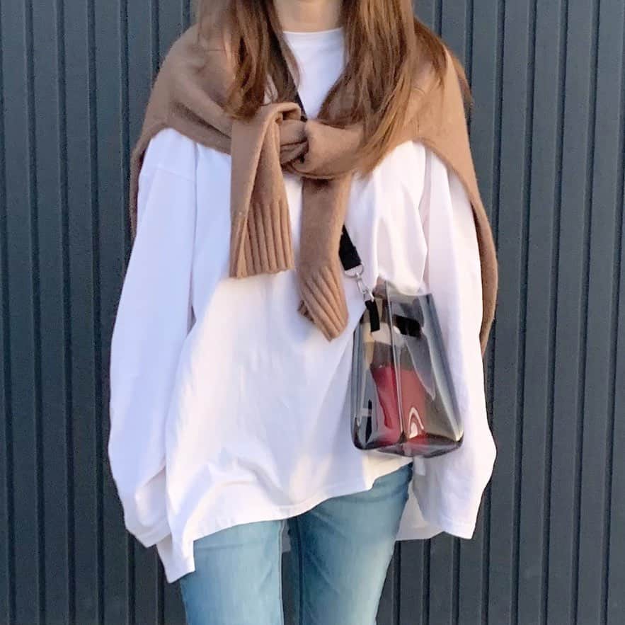 ryuu79hinaのインスタグラム：「#gu購入品 ・ ・ #クリアミニショルダーバッグ  4色あってどれも可愛かったけど… とりあえずBLACK🖤 ¥1.490+税 ・ ・ ━━━━━━━━━━━━━━━」