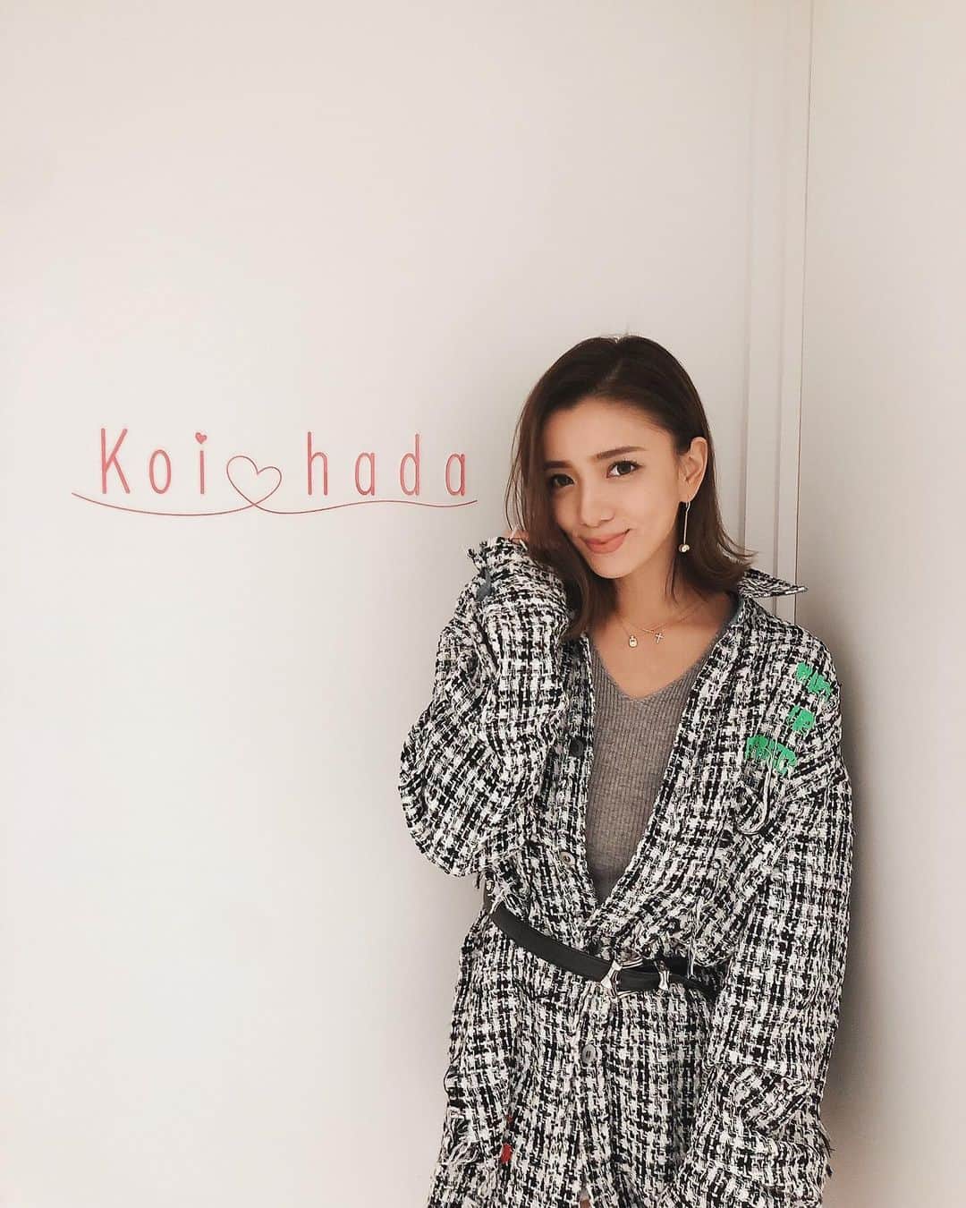 谷口紗耶香のインスタグラム：「最近はとっても手軽にできるし、 男女問わず人気なのが脱毛だよね❣️ ・ 私もまたやり始めたんだけど、 #恋肌　が　お得ですごく　いい👍🏽 ・ 全身62カ所が月額1409円なのって すっごく安くない？！ ・ 夏が来る前に、私も駆け込んでるーっ！ カウンセリングもしてくれるし、 ぜひ一度問い合わせしてみて〜✨ ・ @koi_hada_jp <<< ・ #koihada#全身脱毛#こいはだ#脱毛サロン#エステ#脱毛#美容#beauty#body#bodycare」