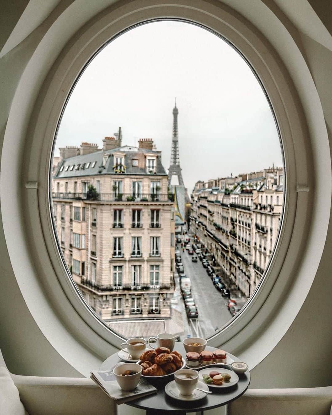 Travel + Leisureさんのインスタグラム写真 - (Travel + LeisureInstagram)「Whether a long-planned holiday or spontaneous weekend trip, your first time or fifteenth, an important question before traveling to Paris is: Where should I stay? Head to the link in bio to find the best Paris neighborhoods and hotels for every type of traveler. #tlpicks courtesy of @ananewyork」1月31日 23時05分 - travelandleisure
