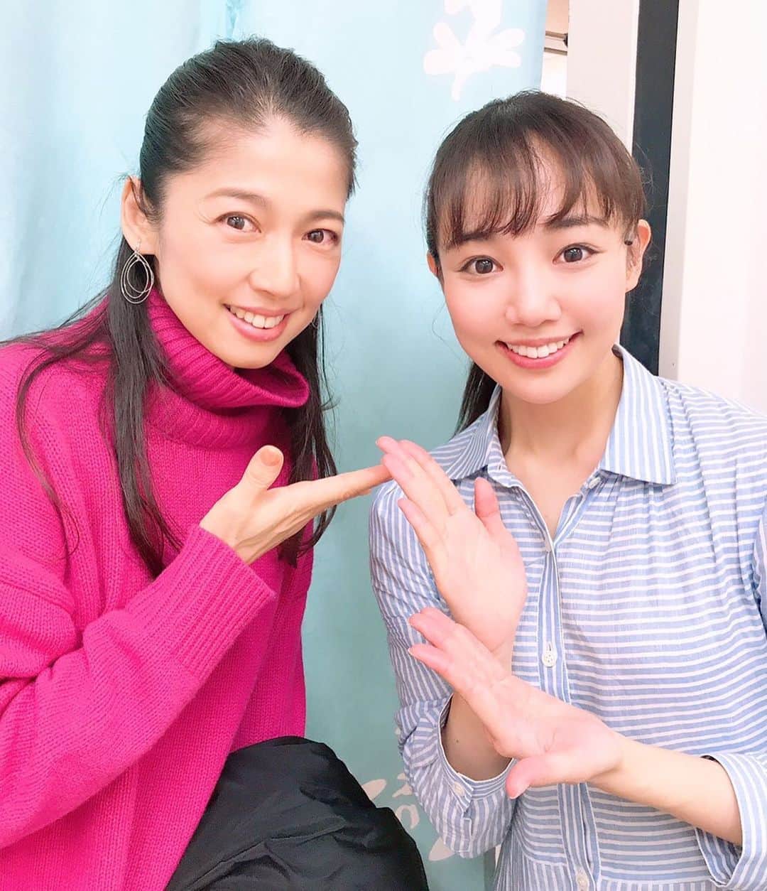 咲妃みゆのインスタグラム：「「シャボン玉とんだ 宇宙までとんだ」が繋いでくださったご縁。。。🍀﻿ ﻿ #純名里沙 さん✨がご観劇くださいました！！！！お、お、お美しい…！😍😭❤️﻿ ﻿ 純名さんも、初演をご覧になり感銘を受けられたお一人なのだそうです💕この作品をどれほど大切に思っていらっしゃるのか…お話しさせて頂く中でひしひしと伝わってきました😭✨とても嬉しいお言葉を頂き、胸がいっぱいです。。。﻿ ﻿ 初めてお目にかかった筈なのに、不思議な優しさと温かさに包まれたひと時に感じられたのは、やはり「シャボン玉とんだ 宇宙までとんだ」の力でしょうか…🍀✨宝塚歌劇団の後輩を名乗るのもおこがましいですが、こうしてご縁を頂けて大変光栄に思います😌﻿ ﻿ #シャボン玉とんだ宇宙までとんだ」