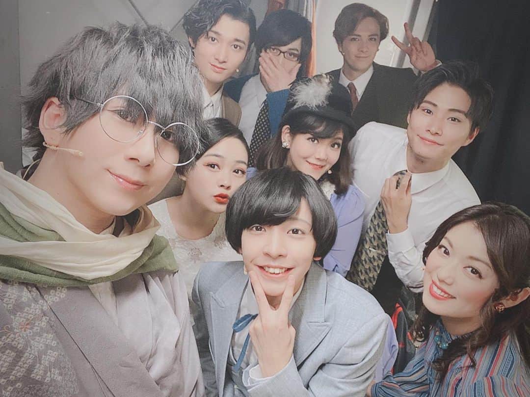 冨森ジャスティンのインスタグラム：「‪今日で公演の半分が終わりましたー！‬ ‪毎日どんどん進歩できてる実感があって、明日からもさらに上がっていきたいなと思ってます！‬ ‪最後まで全力で！‬ ‪頑張ります😊‬ ‪プレゼント、お手紙、いつもありがとう✨‬ #帝都メルヒェン探偵録」