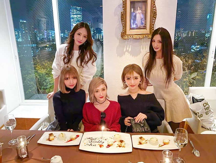 CHIHAさんのインスタグラム写真 - (CHIHAInstagram)「とっても遅れてしまったけど Happy Birthday Dinner❤️ あいりさん💓大好き🥰💓」1月31日 23時51分 - chiha6170