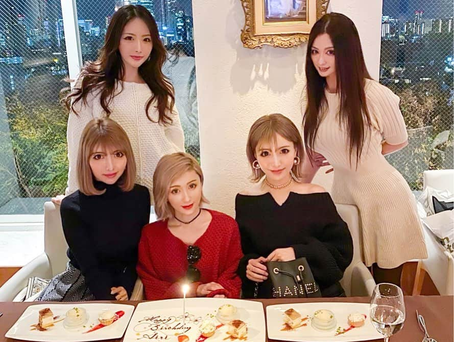 CHIHAさんのインスタグラム写真 - (CHIHAInstagram)「とっても遅れてしまったけど Happy Birthday Dinner❤️ あいりさん💓大好き🥰💓」1月31日 23時51分 - chiha6170