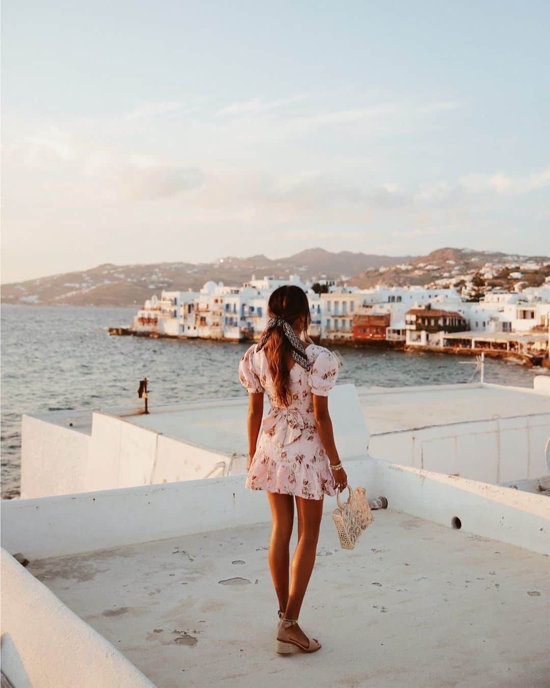 ジュリー・サリニャーナさんのインスタグラム写真 - (ジュリー・サリニャーナInstagram)「Where I’d rather be... 💕💫」2月1日 0時26分 - sincerelyjules