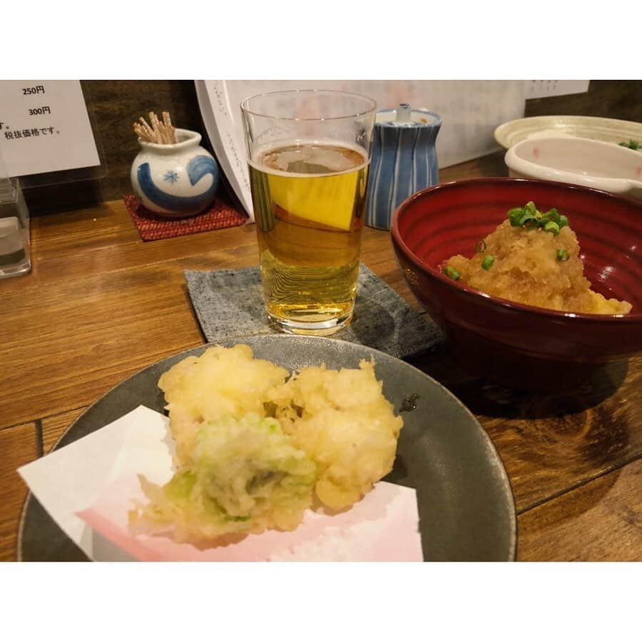 水戸悠夏子さんのインスタグラム写真 - (水戸悠夏子Instagram)「久々に駅前に来たので、駅前のみすけへ。居酒屋でこんなに美味しいお寿司が食べれるって、最高ですね・・。（毎度、食べた瞬間思わず目を瞑る）  白子の天ぷらを頼んだら、蕗の薹も一緒に。もう春かぁ。  日付変わり2月ですね。春物も続々と到着したりなんだり。明日からまた宜しくお願い致します◎  #のみすけ#とろたく巻#新潟」2月1日 0時23分 - mitoyukako