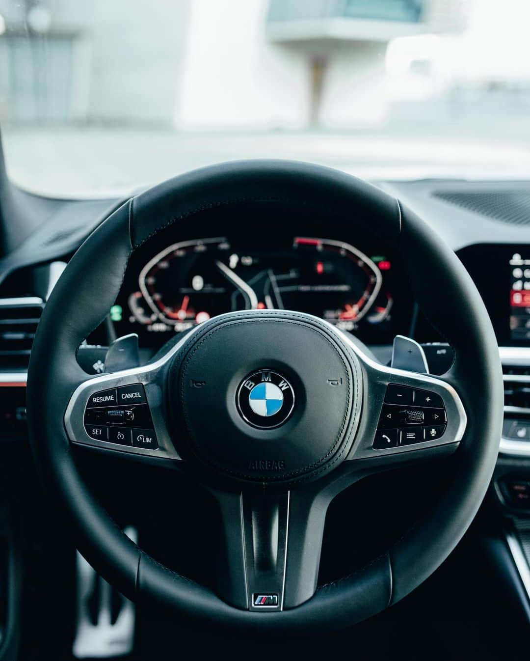 BMWさんのインスタグラム写真 - (BMWInstagram)「Gripping the road, and your attention. The BMW 3 Series Sedan. #THE3 #BMW #3Series #BMWrepost @csprb」2月1日 1時01分 - bmw