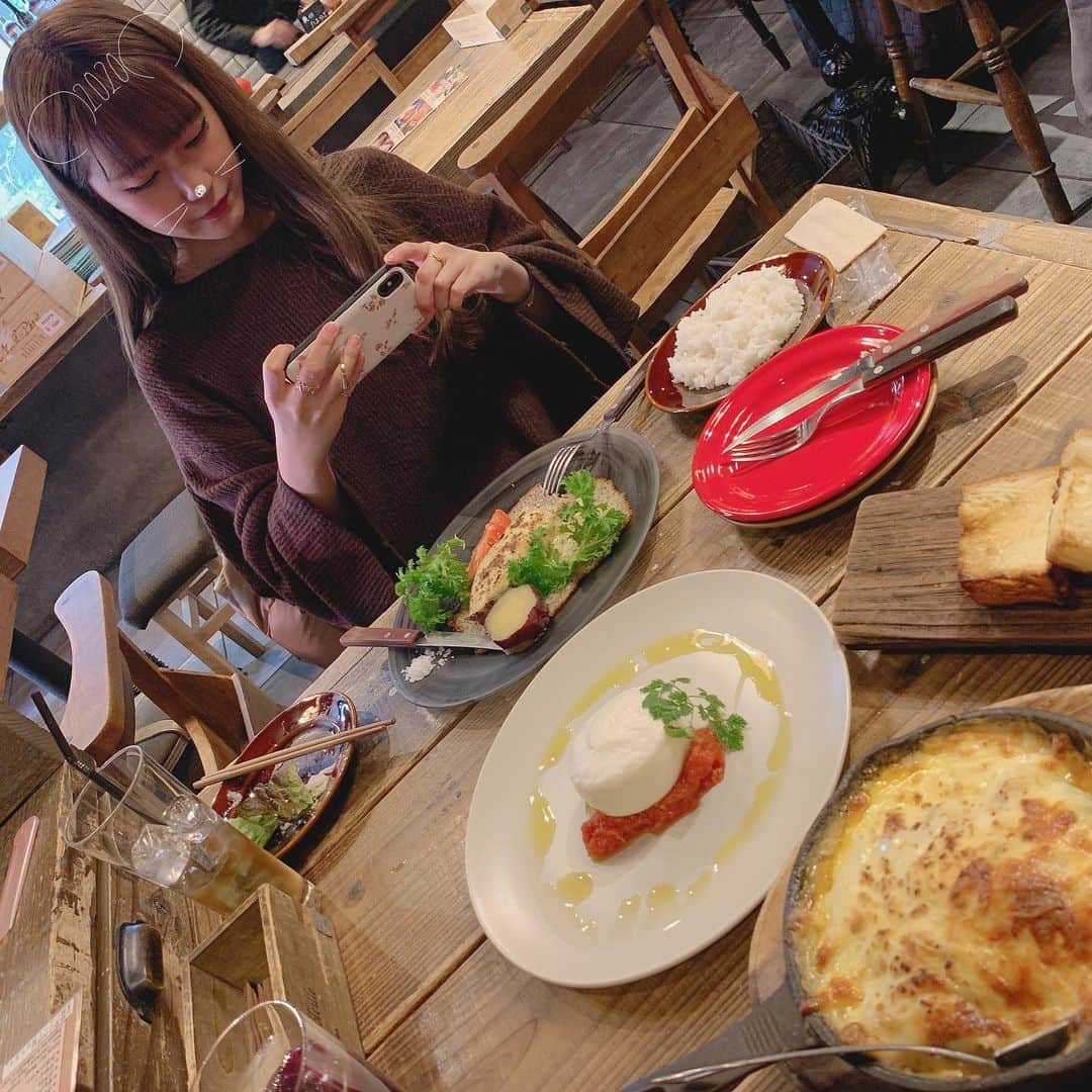 小林智絵さんのインスタグラム写真 - (小林智絵Instagram)「. . . . . 大好きなお店で大好きな人と🍴❤︎ . . @mikatayuuka . . . . . #wearethefarm #lunch #cafe #pimms #idol #kawaii #cute #japan #tokyo #ebisu #happy #yummy #日本 #東京 #恵比寿 #恵比寿ランチ #恵比寿カフェ #恵比寿グルメ」2月1日 1時44分 - kobayashichie_1012